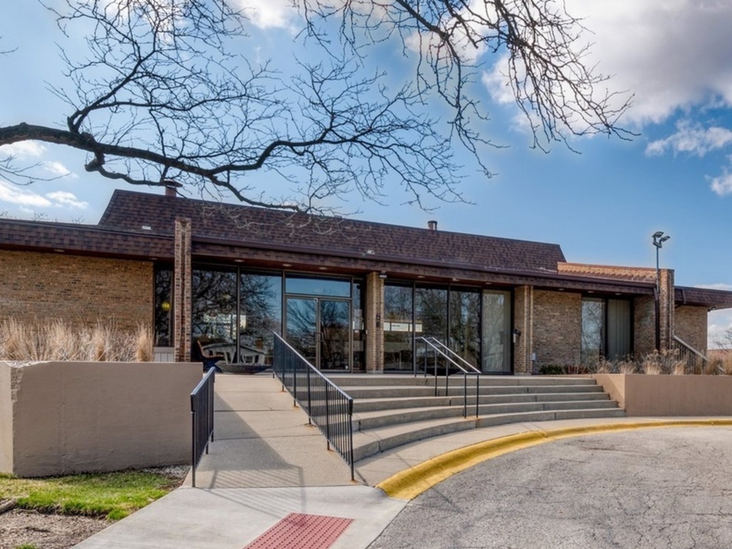 462 Raintree Court Unit: 1B