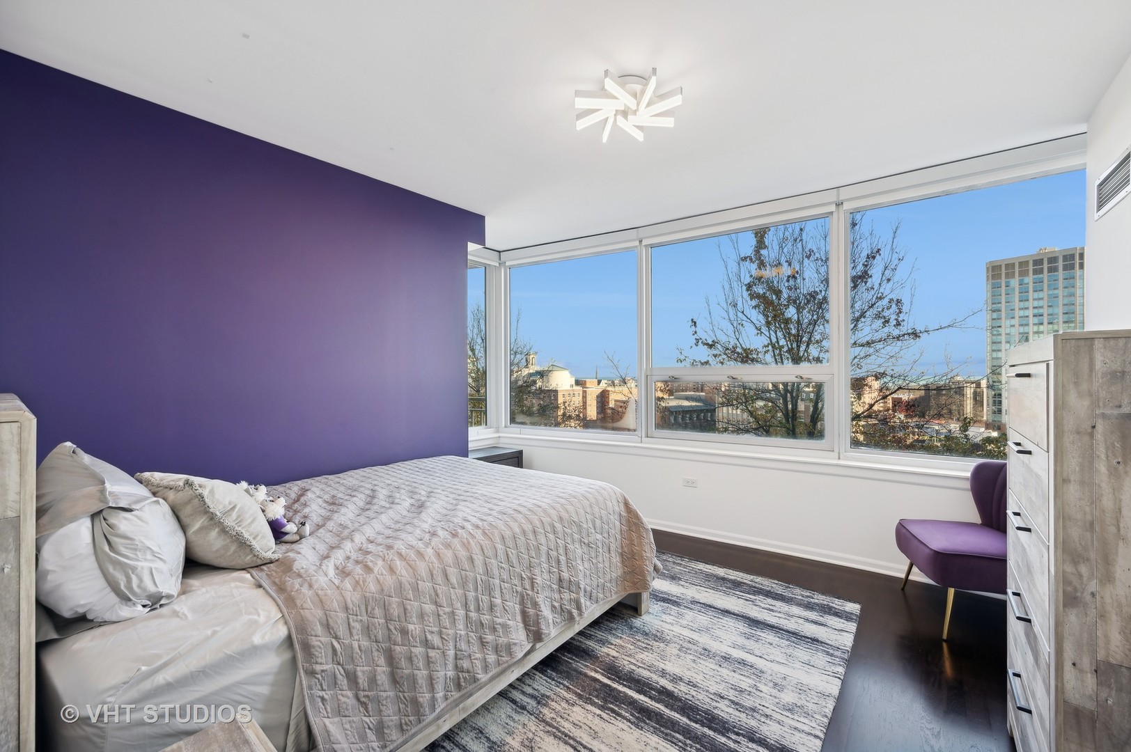 807 Davis Street Unit: 911