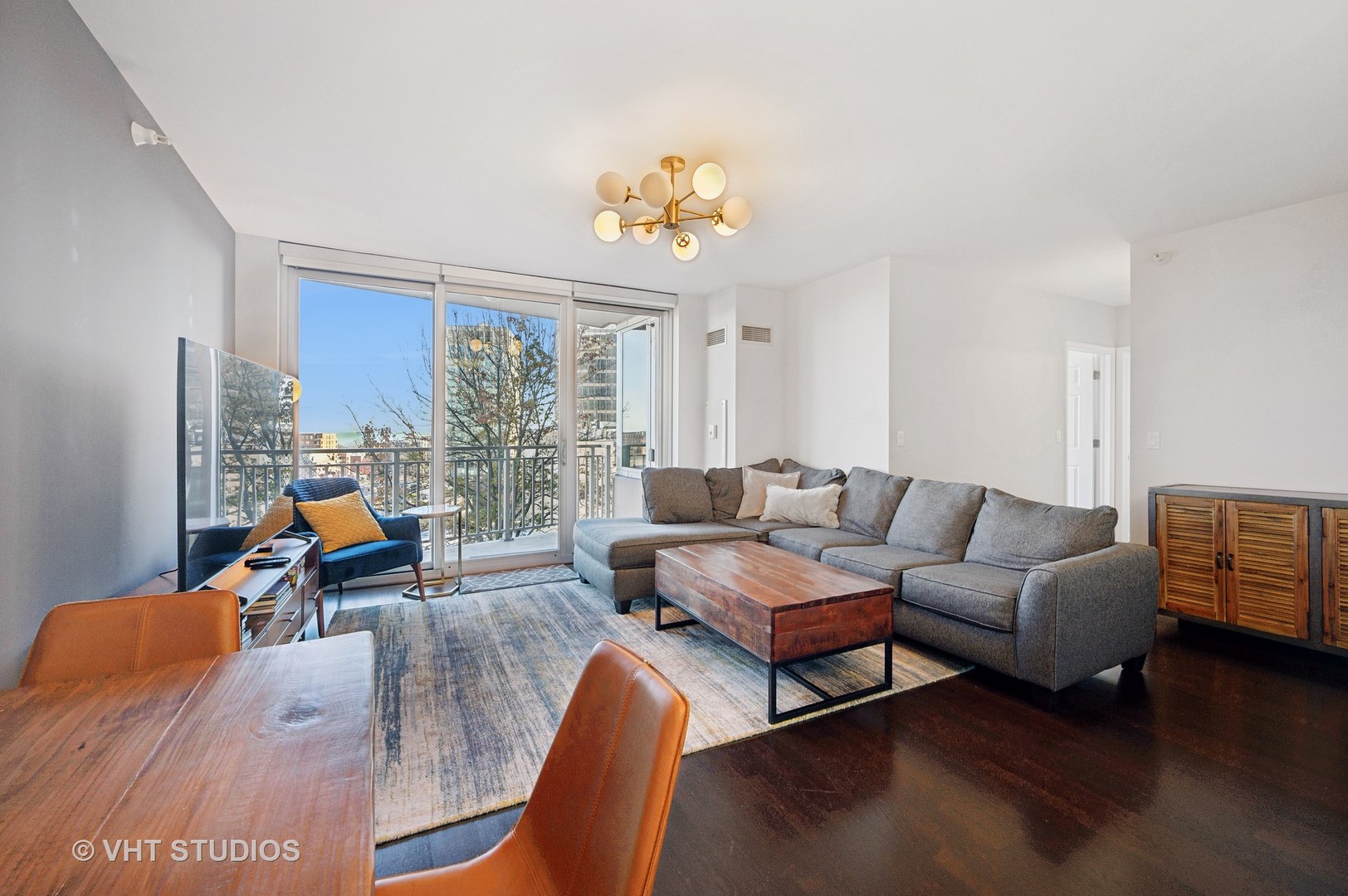 807 Davis Street Unit: 911