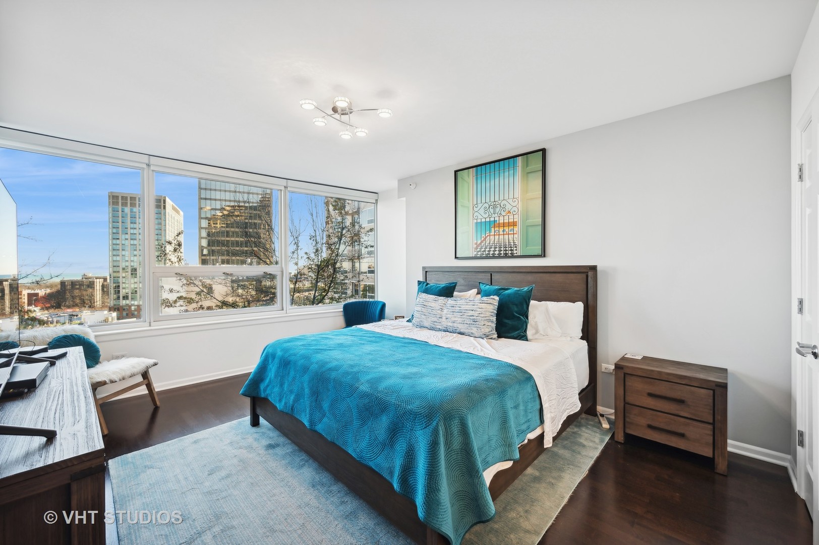 807 Davis Street Unit: 911