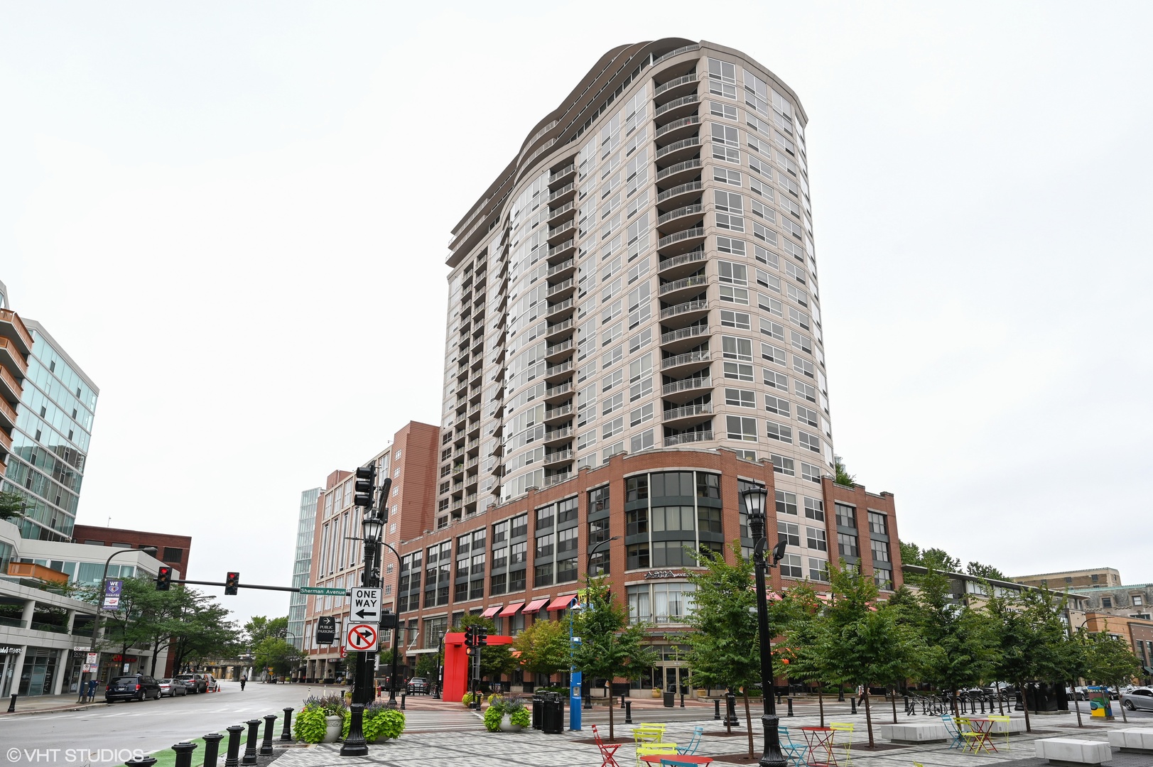 807 Davis Street Unit: 911