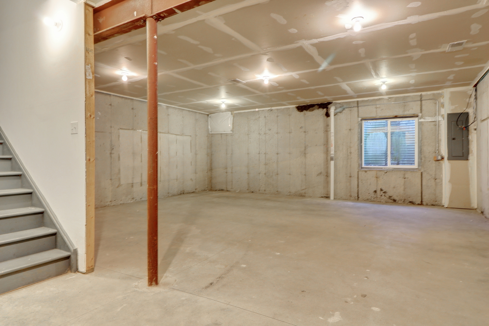 1829 N Crenshaw Circle