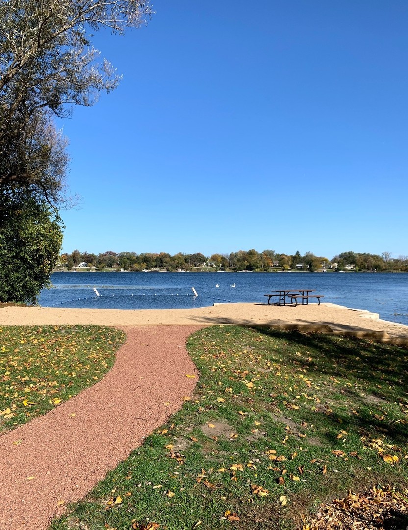 320 MAINSAIL Drive