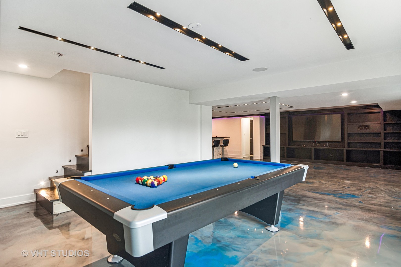 3936 Lakeview Court