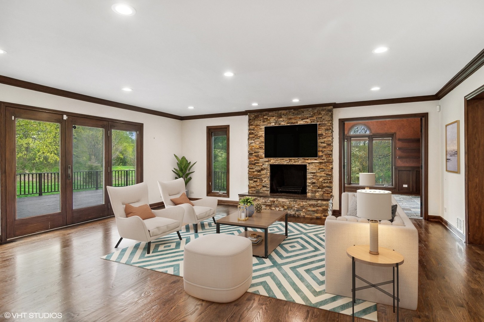 3936 Lakeview Court