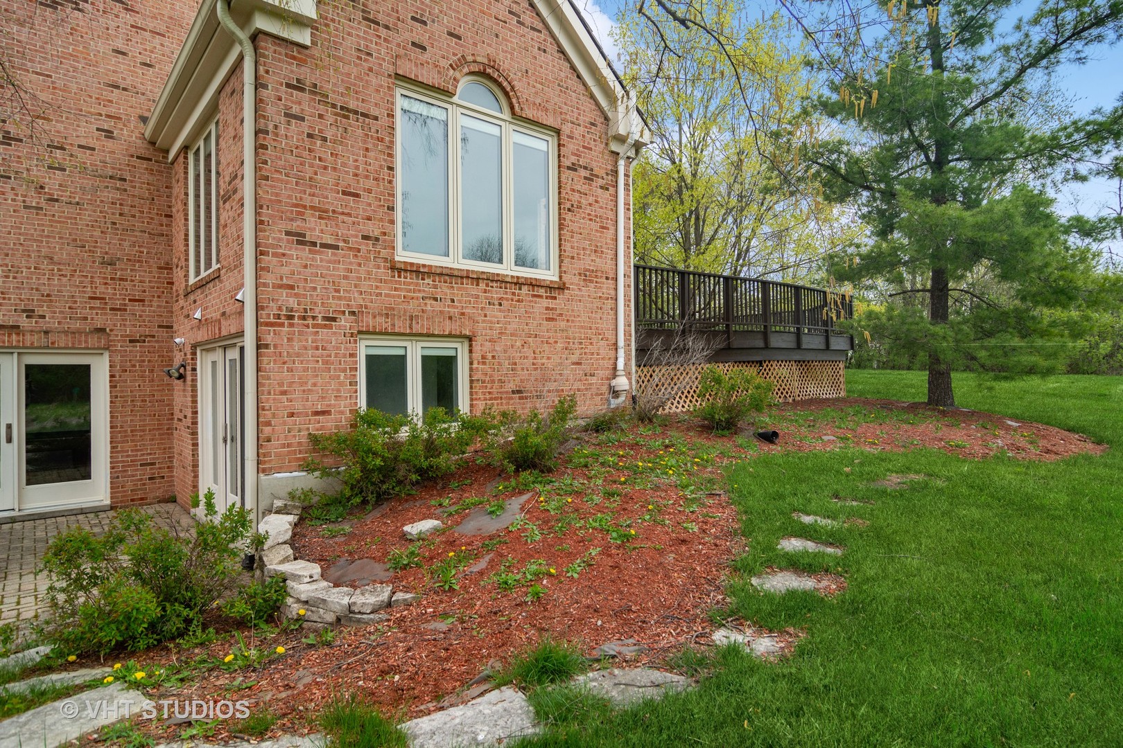 3936 Lakeview Court