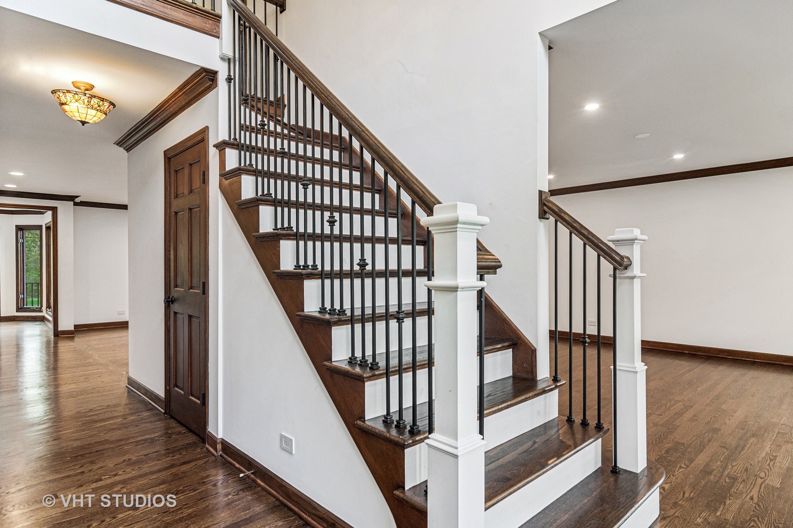 3936 Lakeview Court