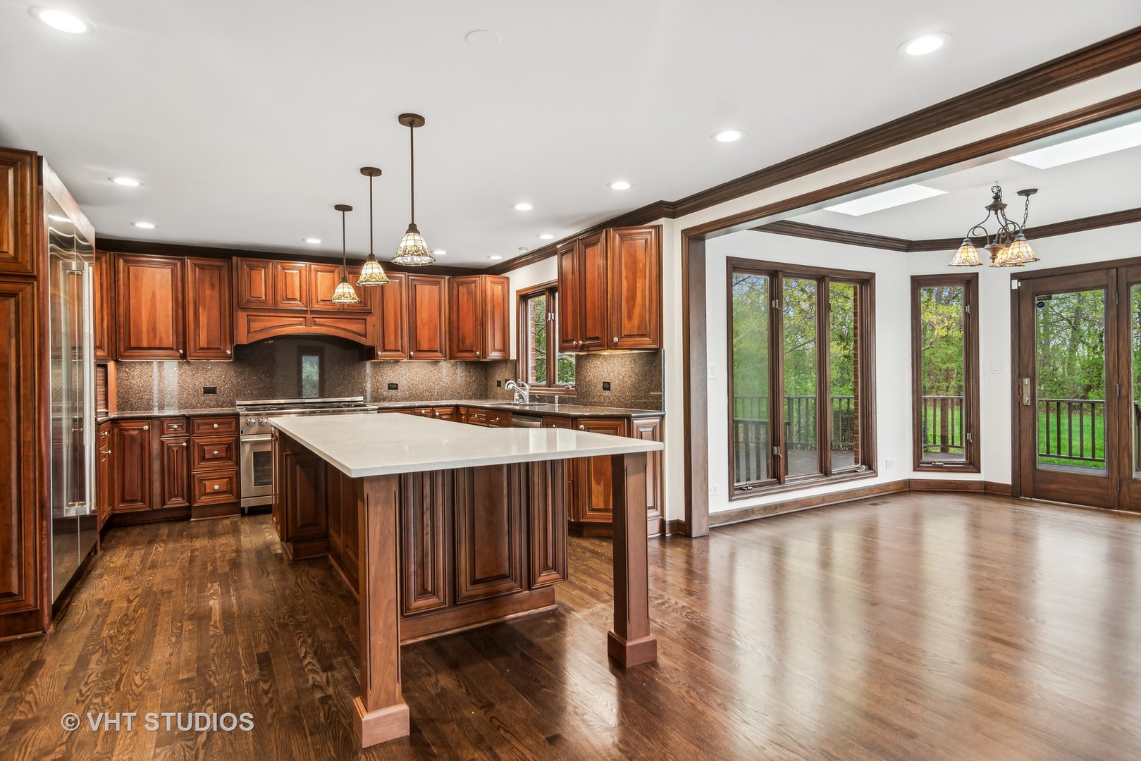 3936 Lakeview Court