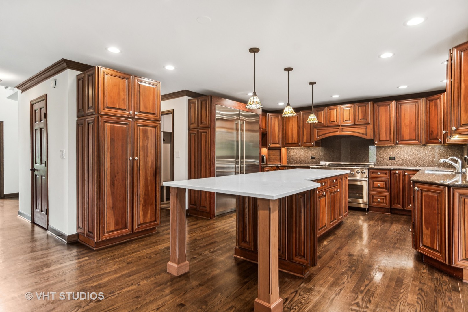 3936 Lakeview Court