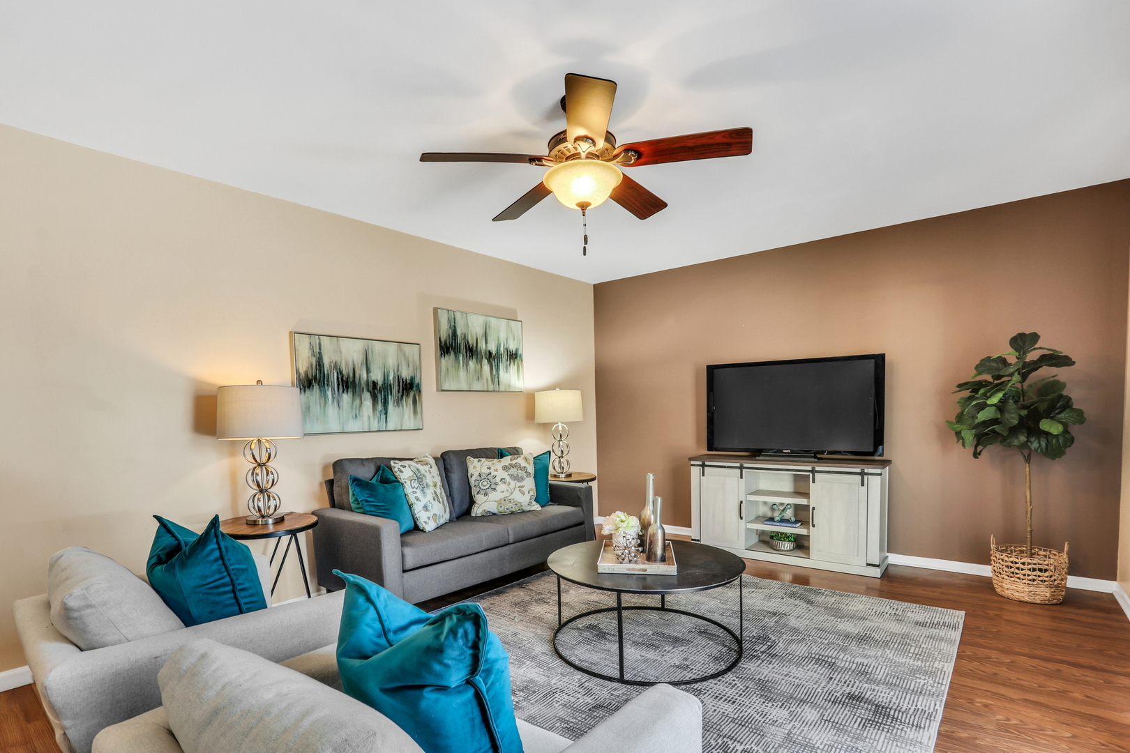 8 Washington Court