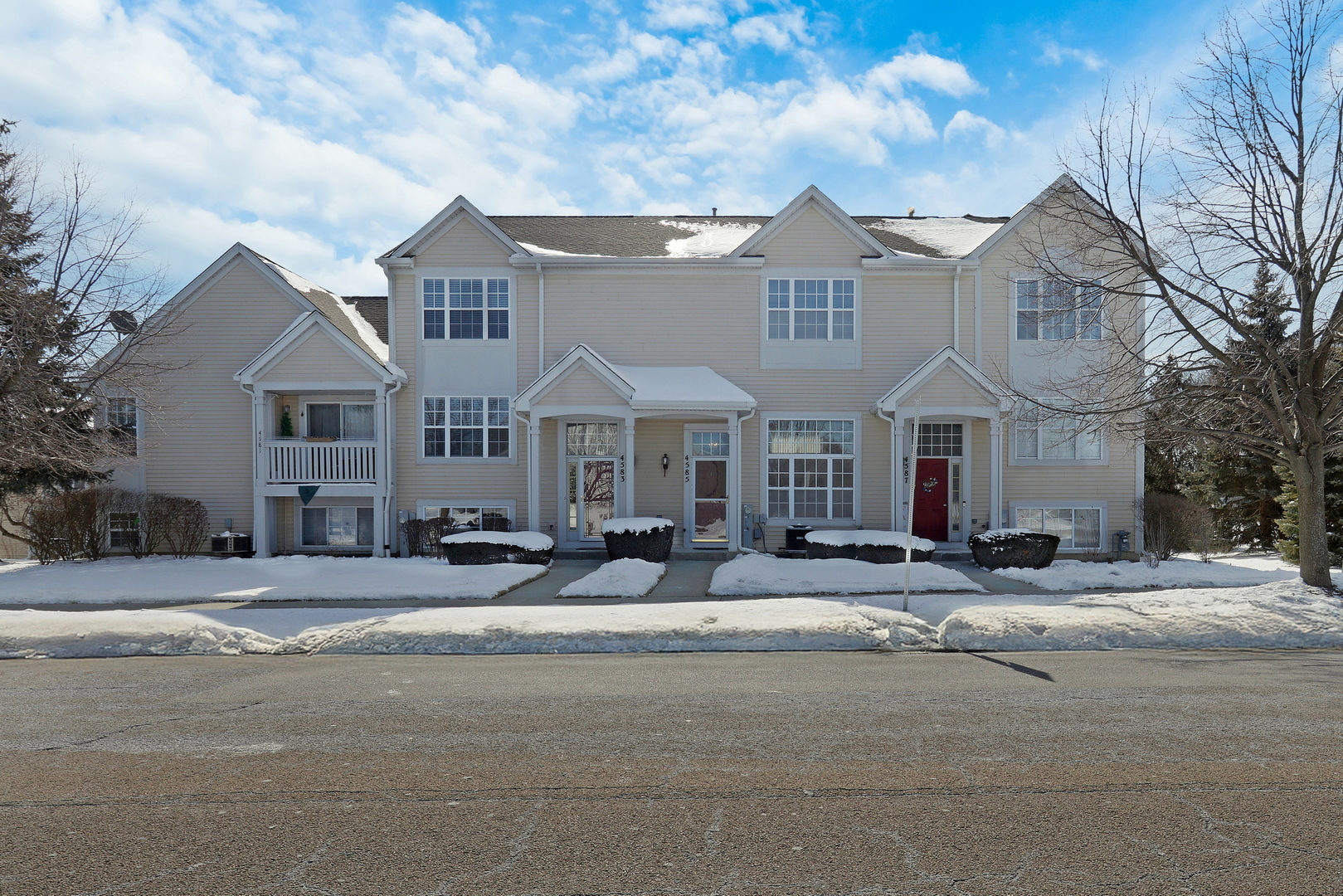 4585 W Hill Avenue Unit: 4585
