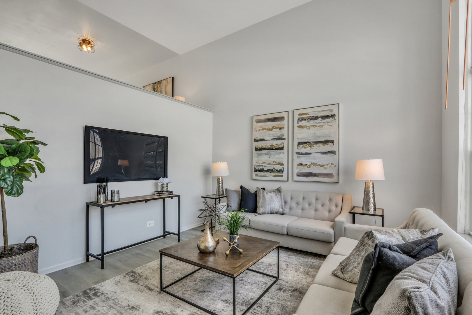 4585 W Hill Avenue Unit: 4585