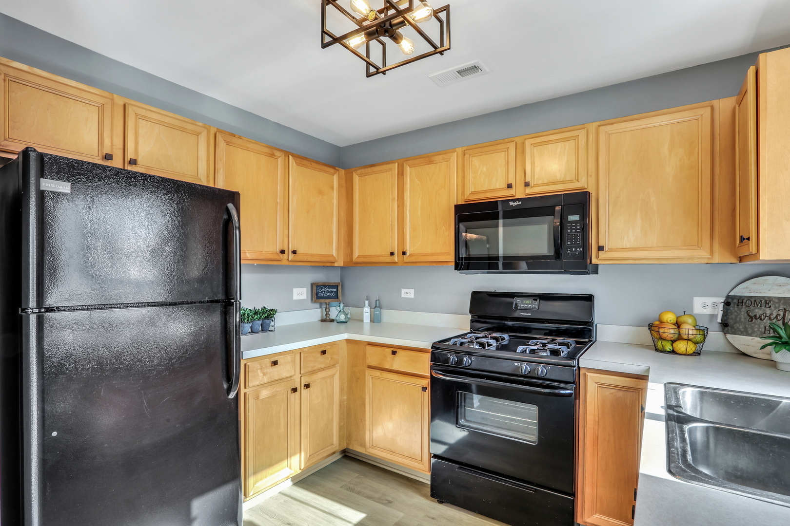 4585 W Hill Avenue Unit: 4585