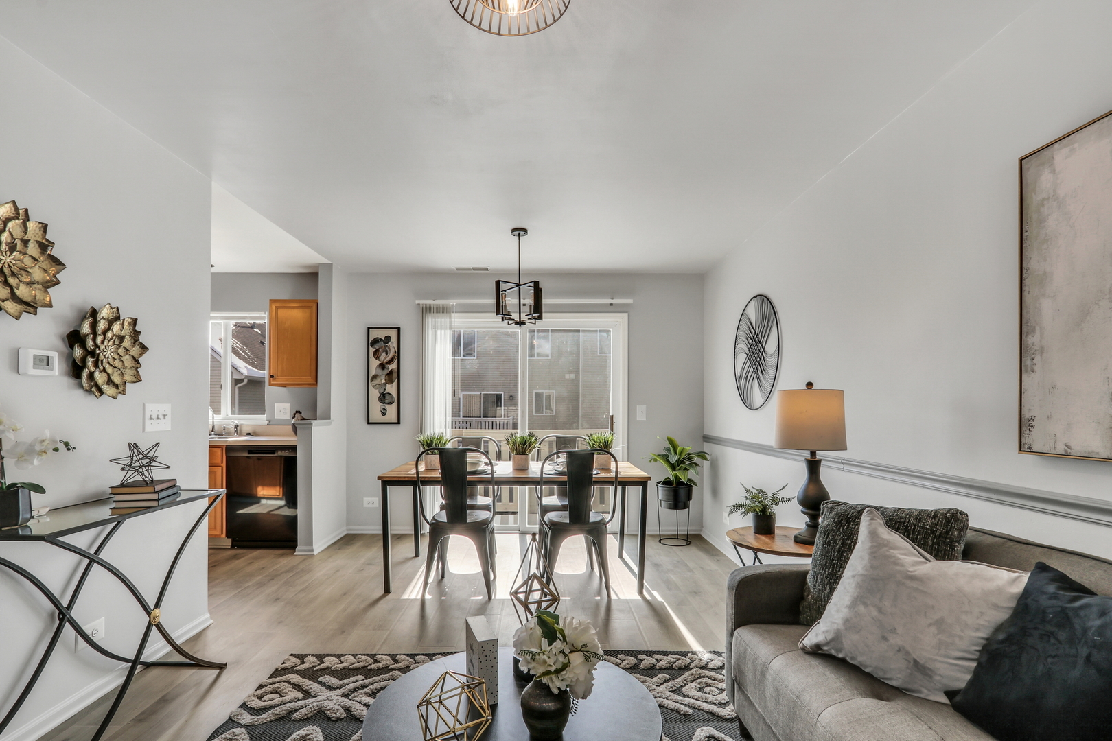 4585 W Hill Avenue Unit: 4585