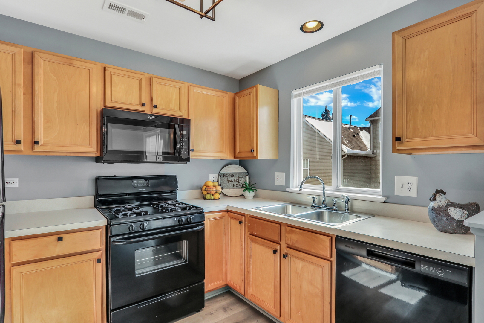 4585 W Hill Avenue Unit: 4585