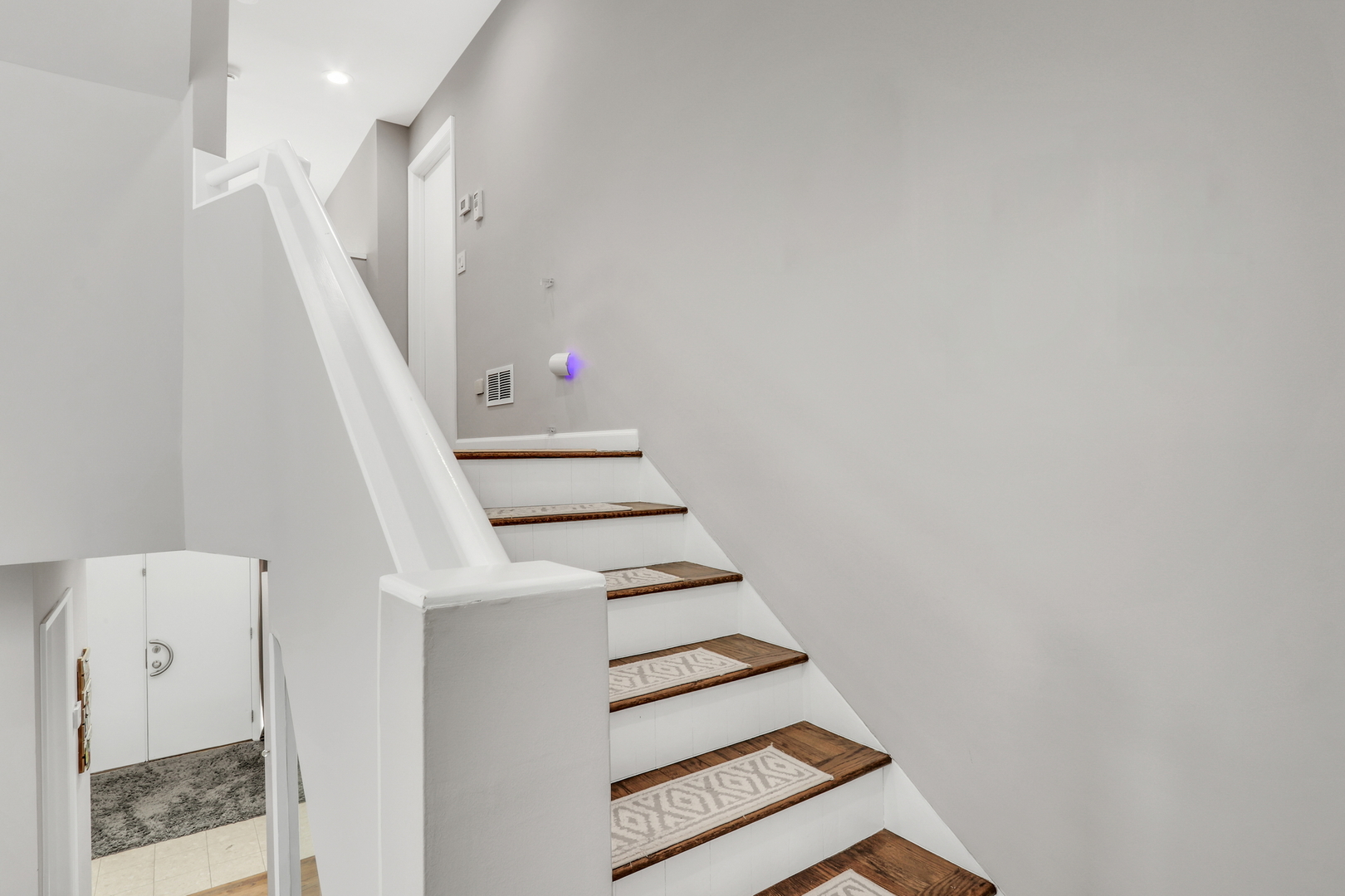 933 Central Avenue Unit: 6