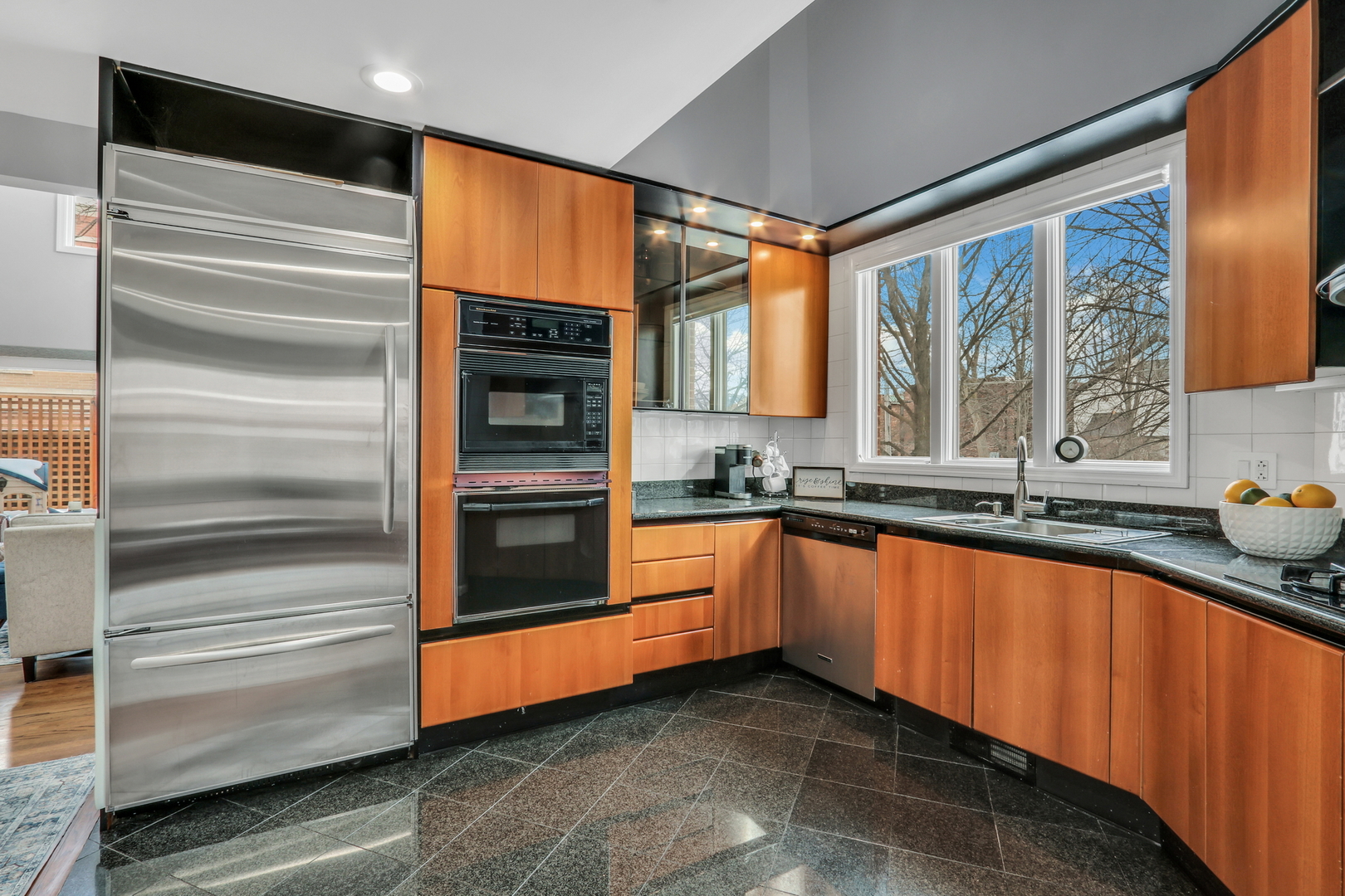 933 Central Avenue Unit: 6