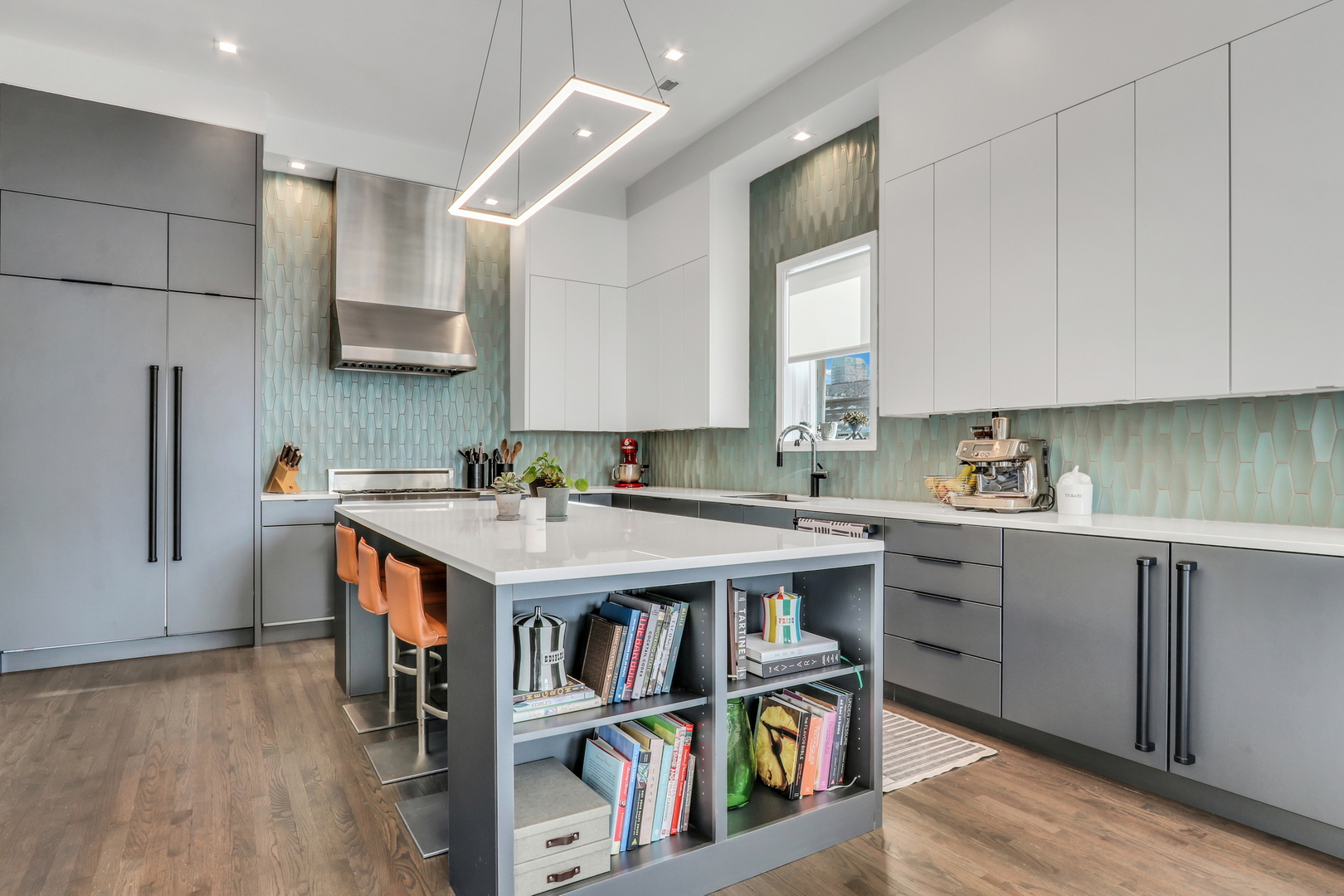 2919 N Burling Street Unit: J