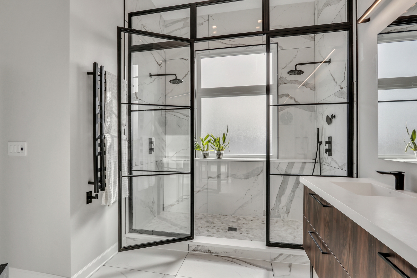 2919 N Burling Street Unit: J