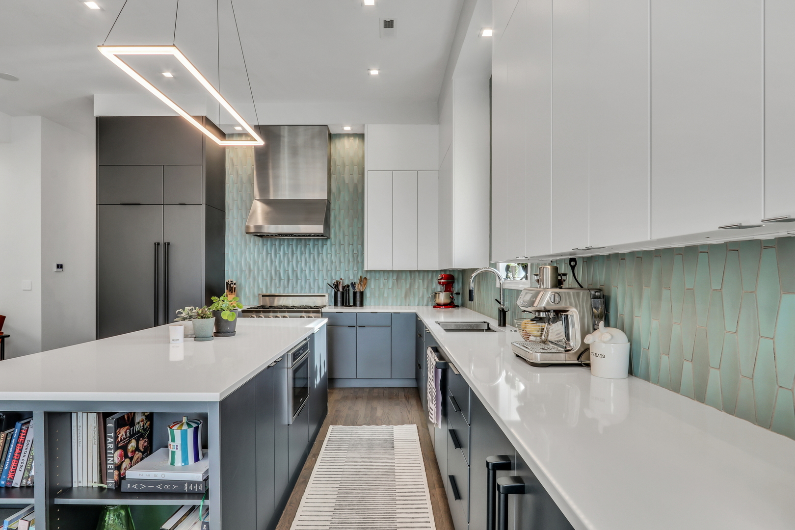 2919 N Burling Street Unit: J