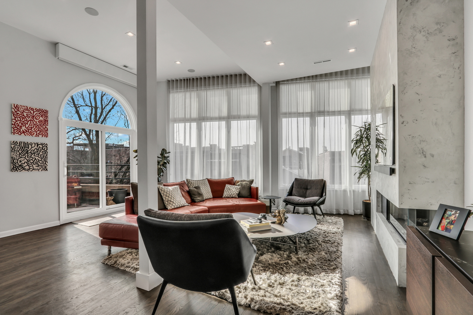 2919 N Burling Street Unit: J