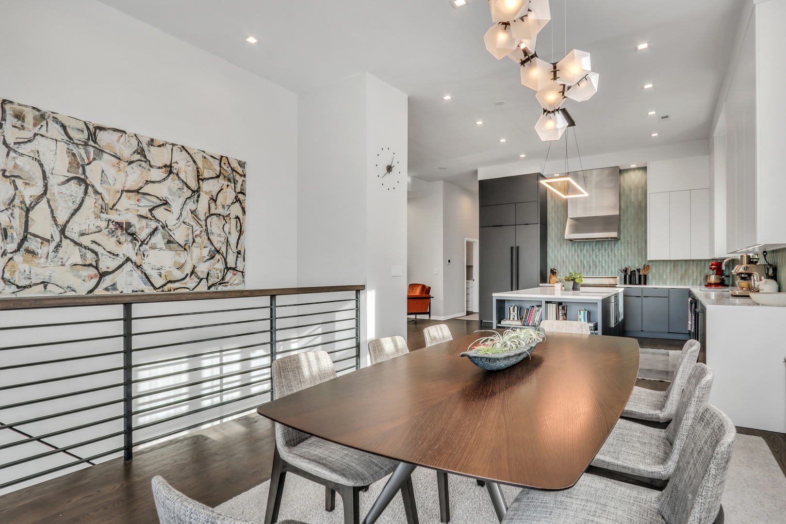 2919 N Burling Street Unit: J