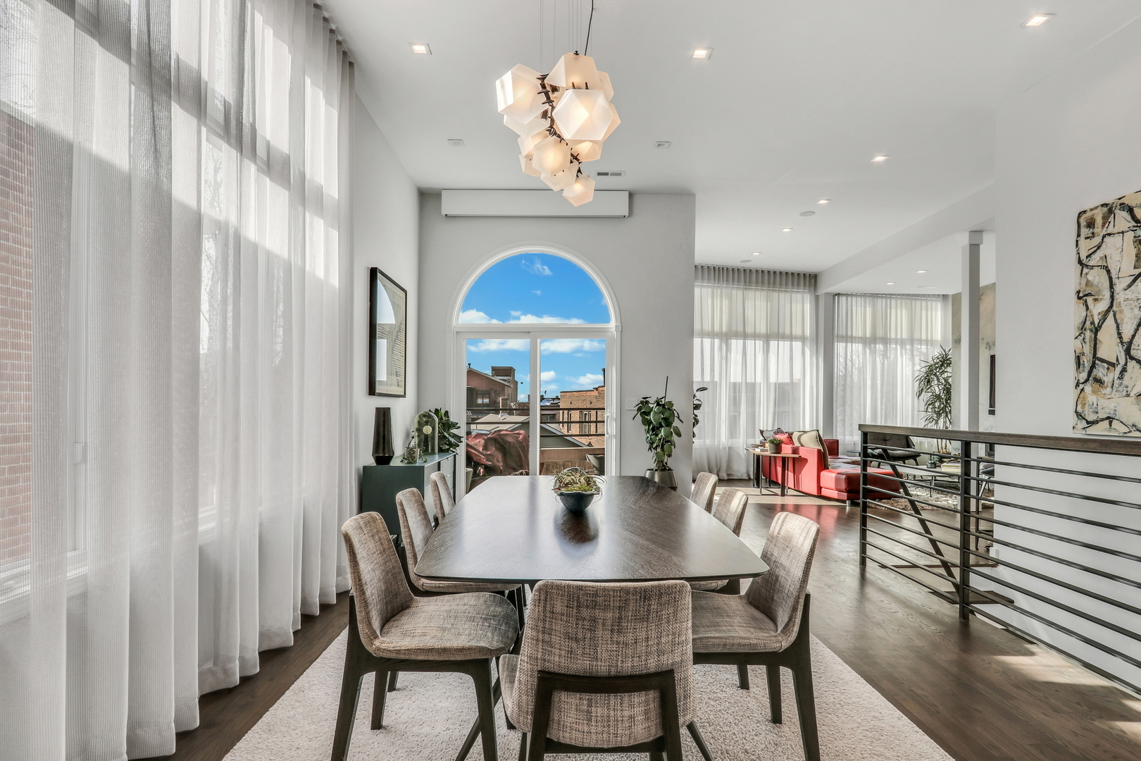 2919 N Burling Street Unit: J