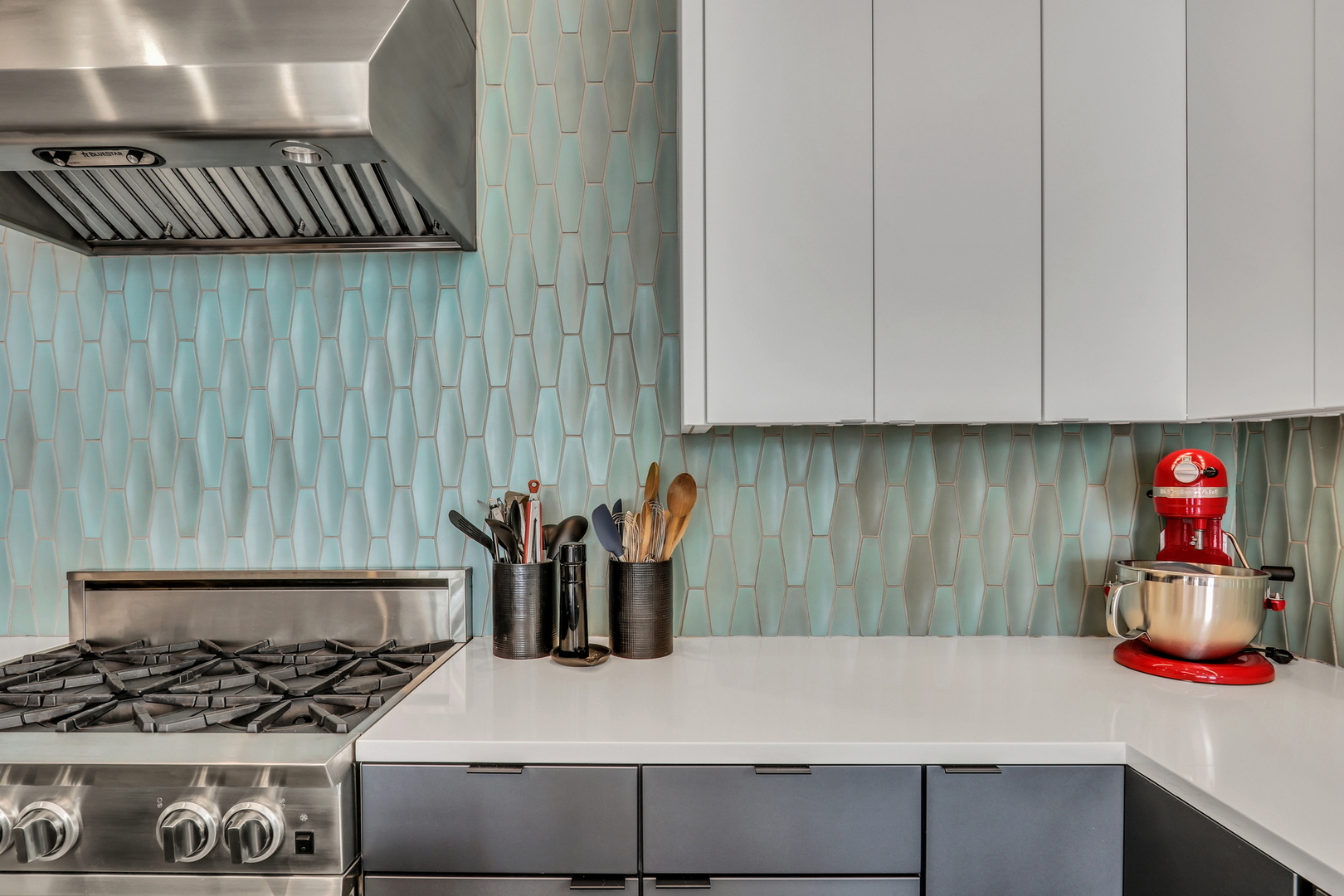 2919 N Burling Street Unit: J