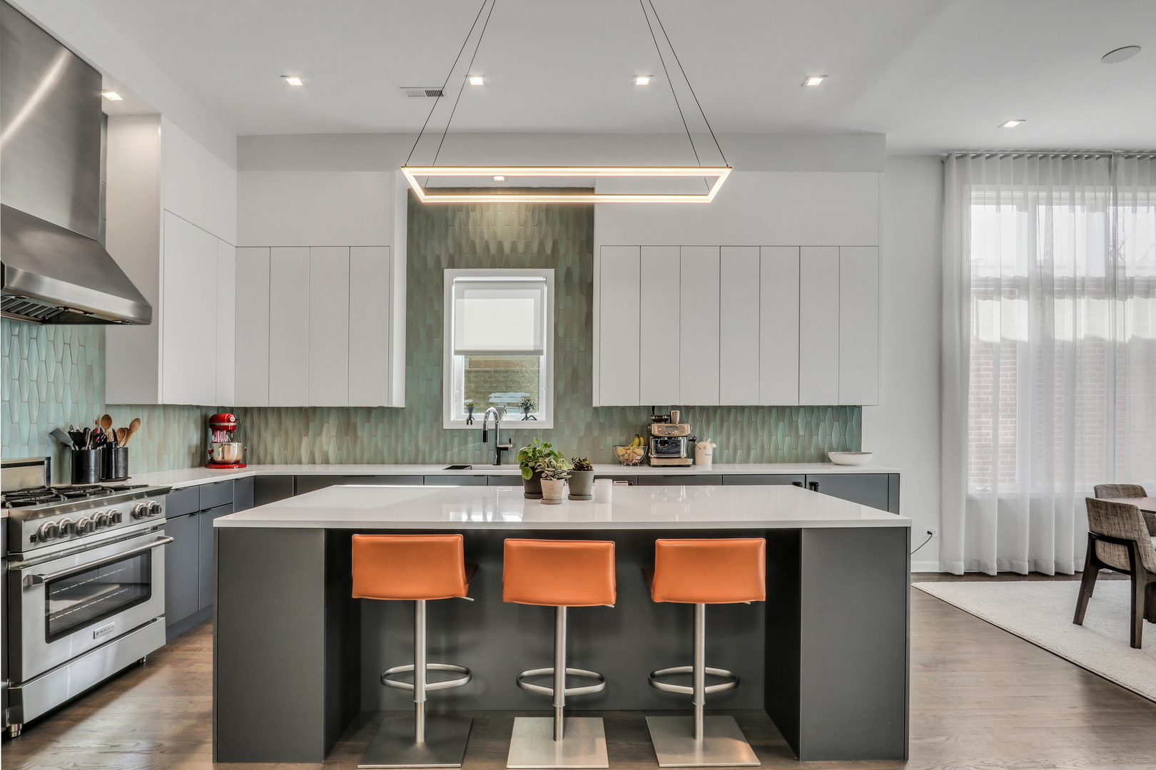 2919 N Burling Street Unit: J