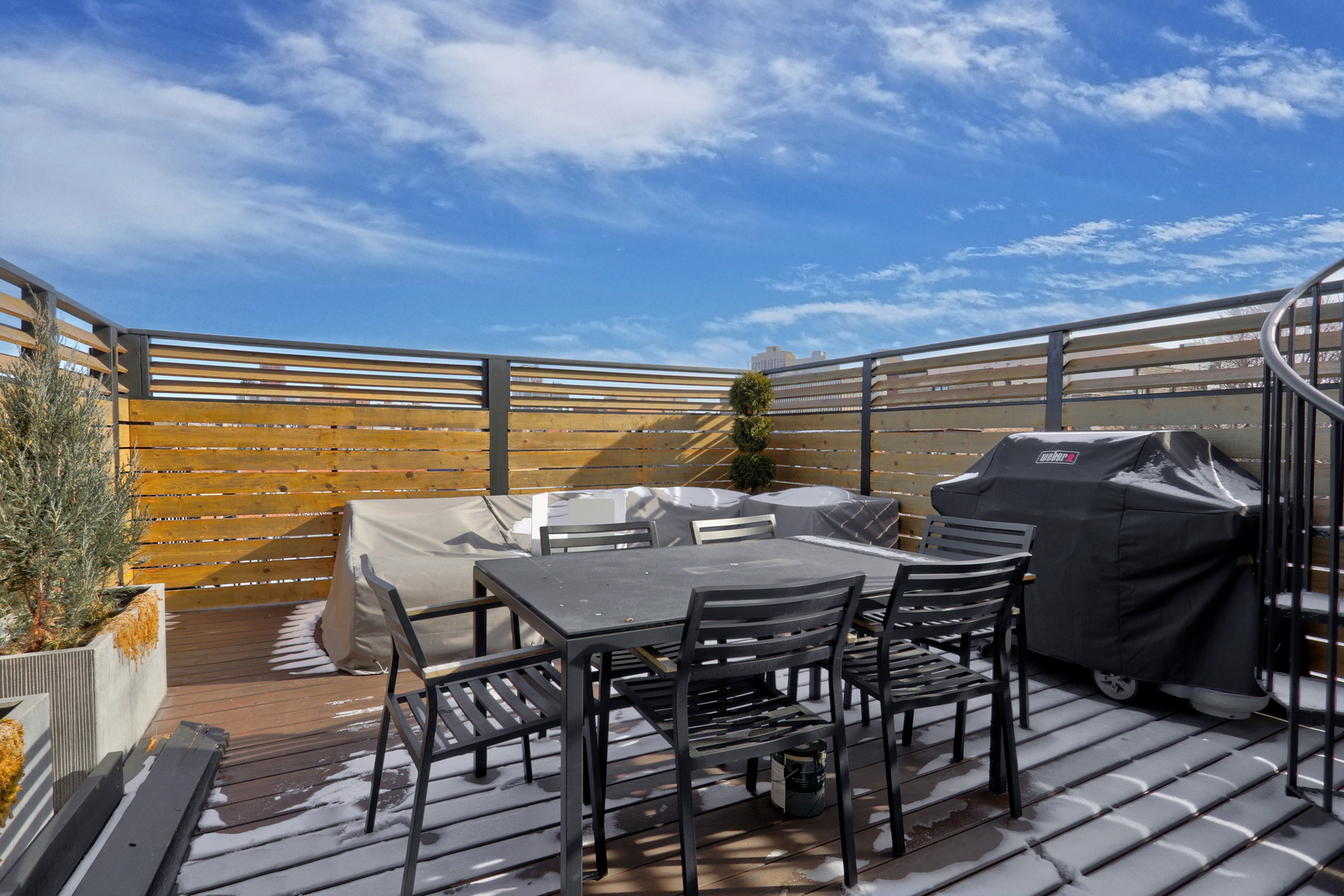 2919 N Burling Street Unit: J