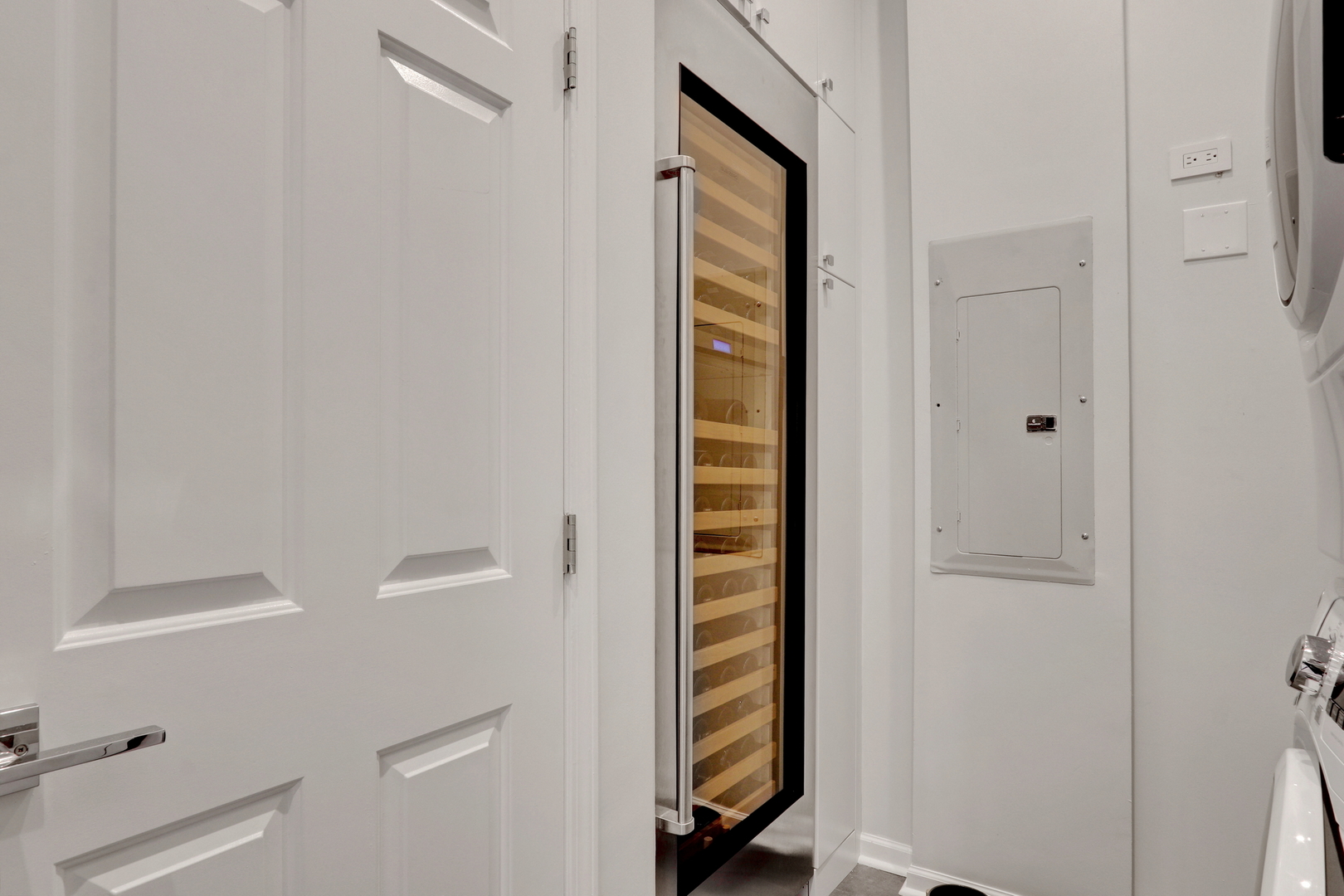 2919 N Burling Street Unit: J