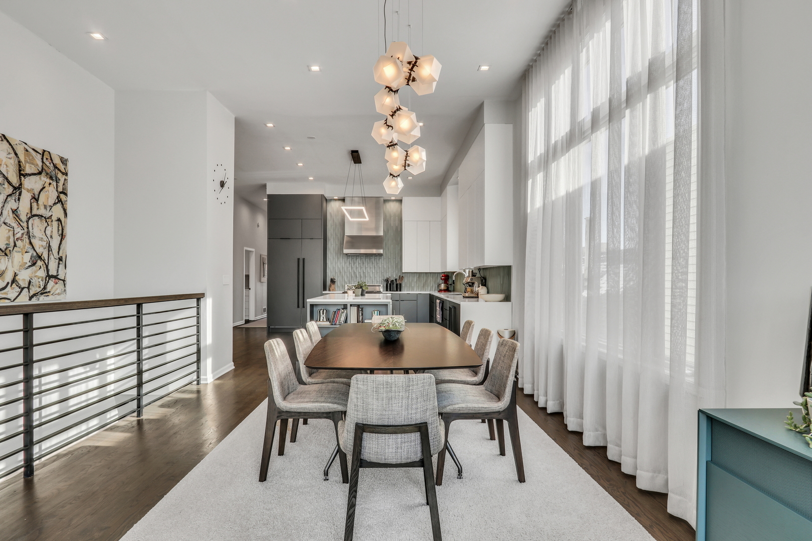 2919 N Burling Street Unit: J