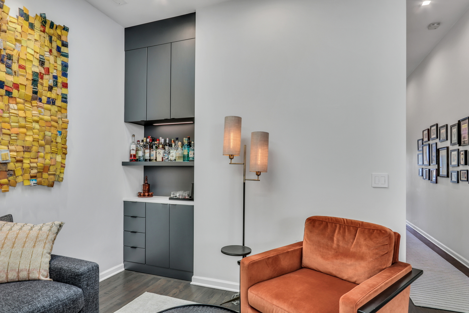 2919 N Burling Street Unit: J