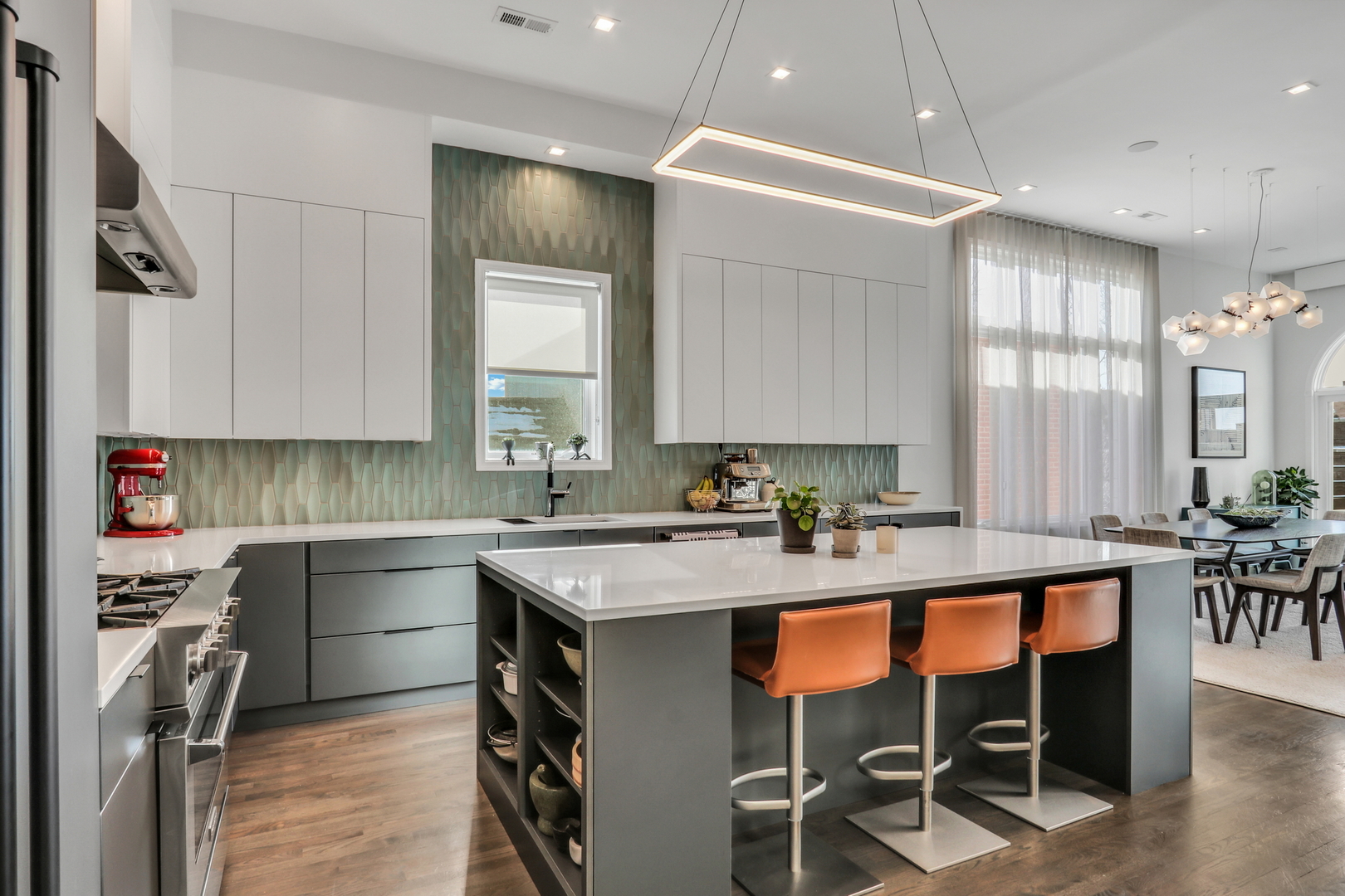 2919 N Burling Street Unit: J