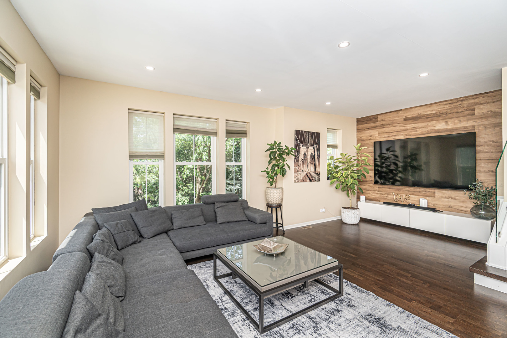 226 W Hyde Street Unit: 8-4