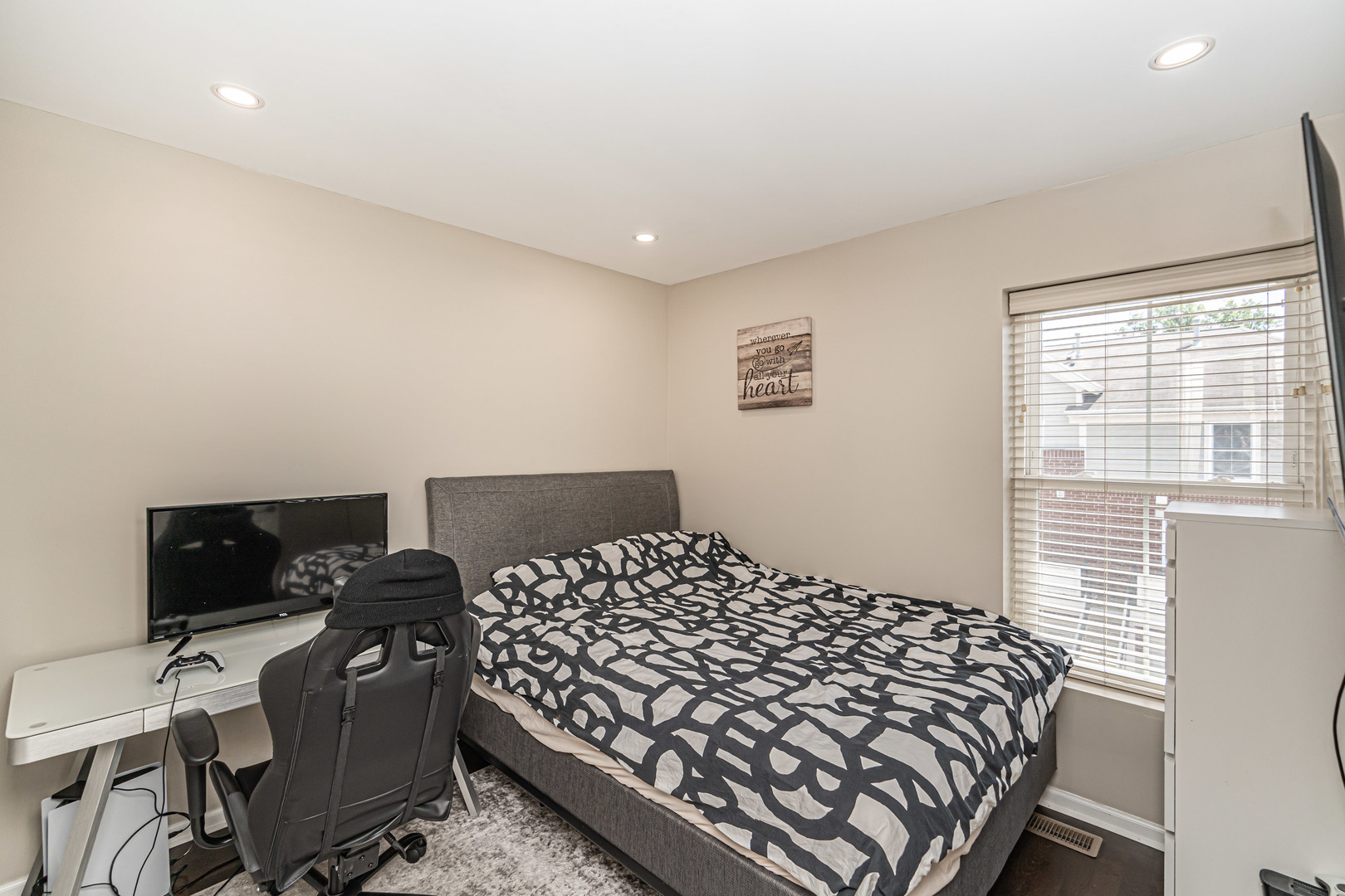 226 W Hyde Street Unit: 8-4