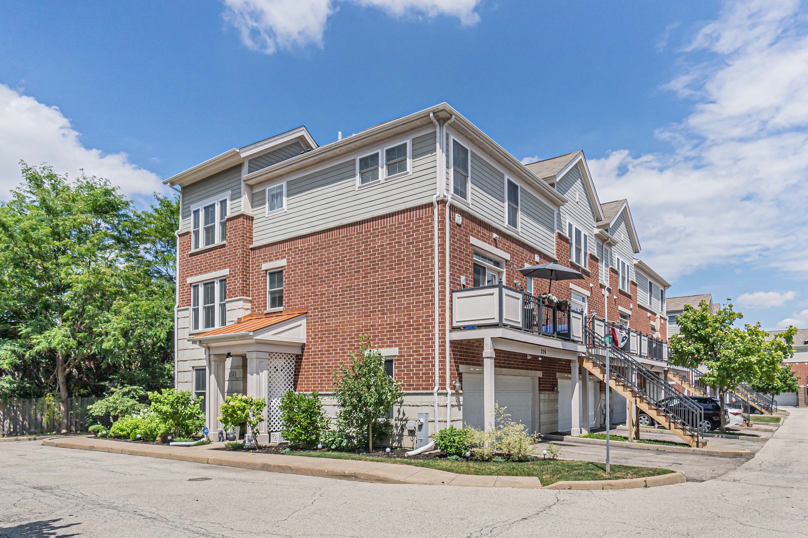 226 W Hyde Street Unit: 8-4