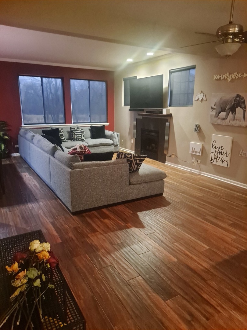2280 W Bentley Lane