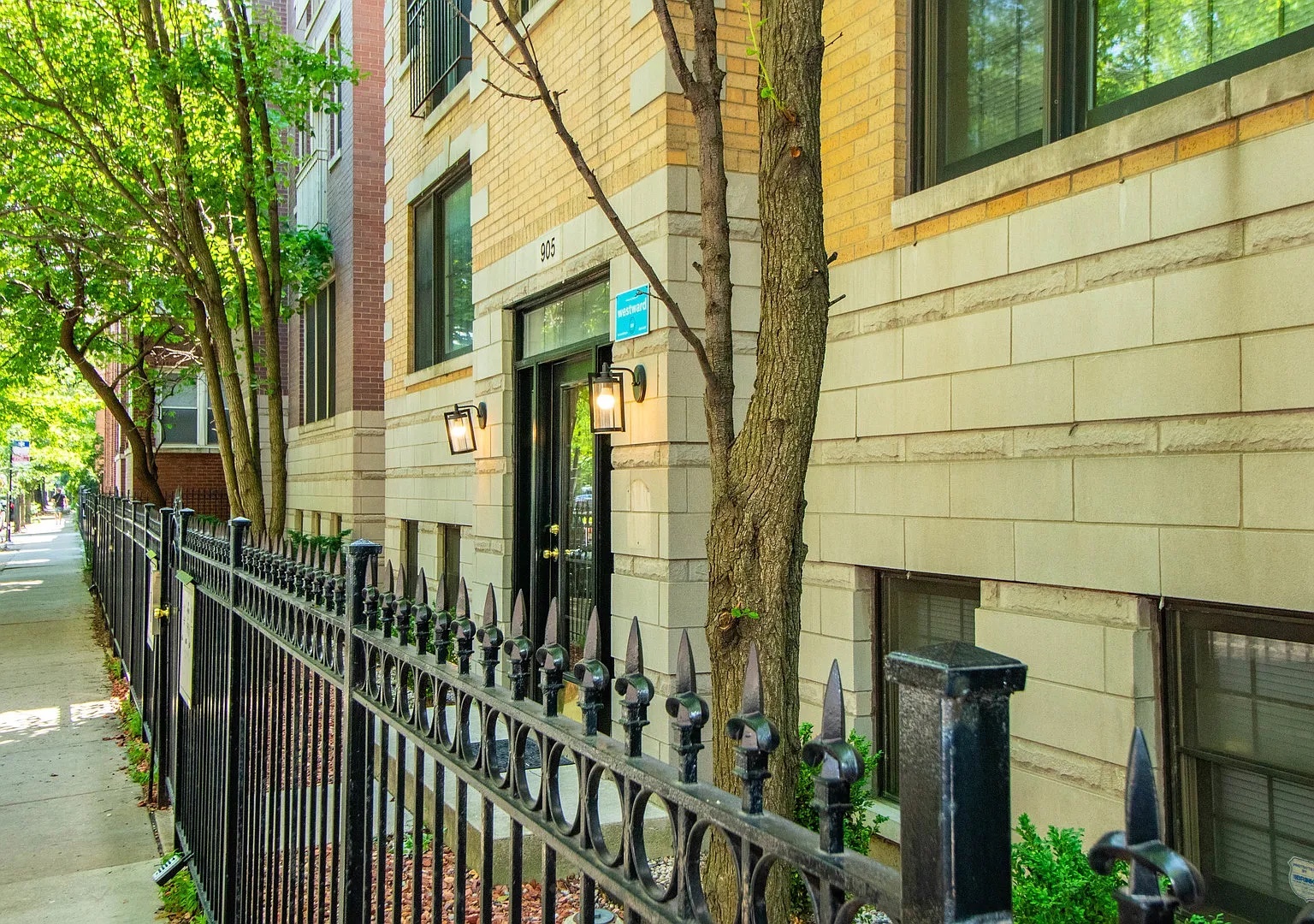 905 W Lawrence Avenue Unit: 3W