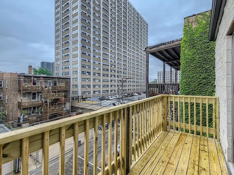 905 W Lawrence Avenue Unit: 3W