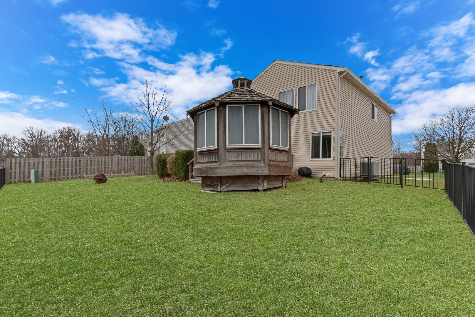 1095 S Pleasant Hill Gate