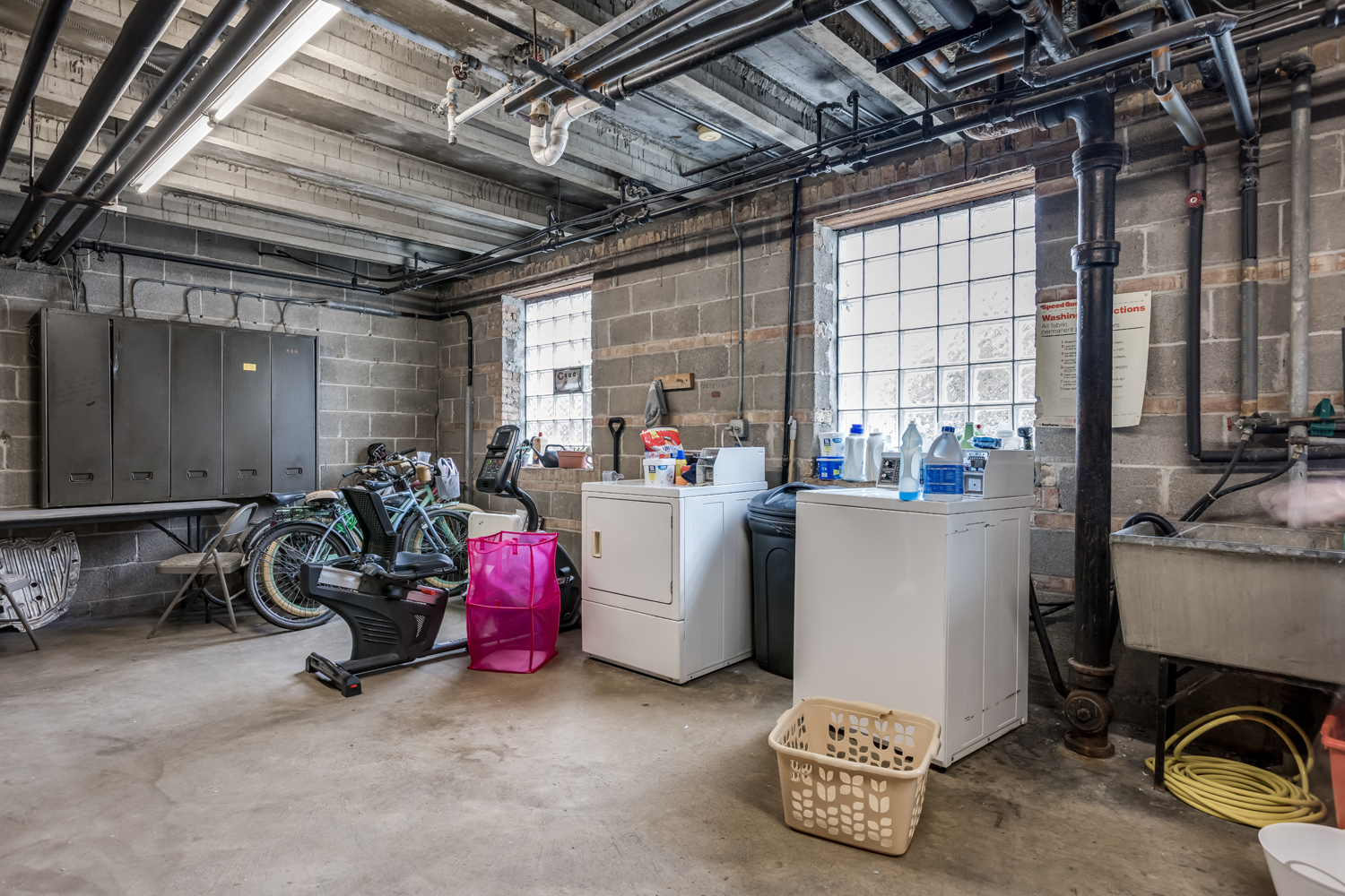 346 Ridge Avenue Unit: 2