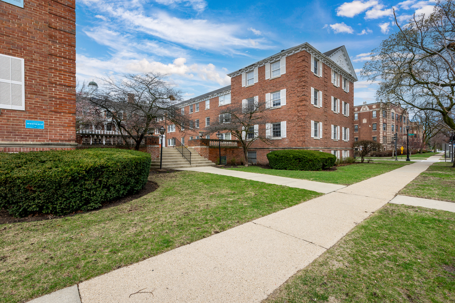 346 Ridge Avenue Unit: 2