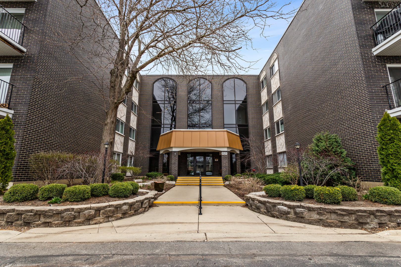 9529 Bronx Place Unit: 418