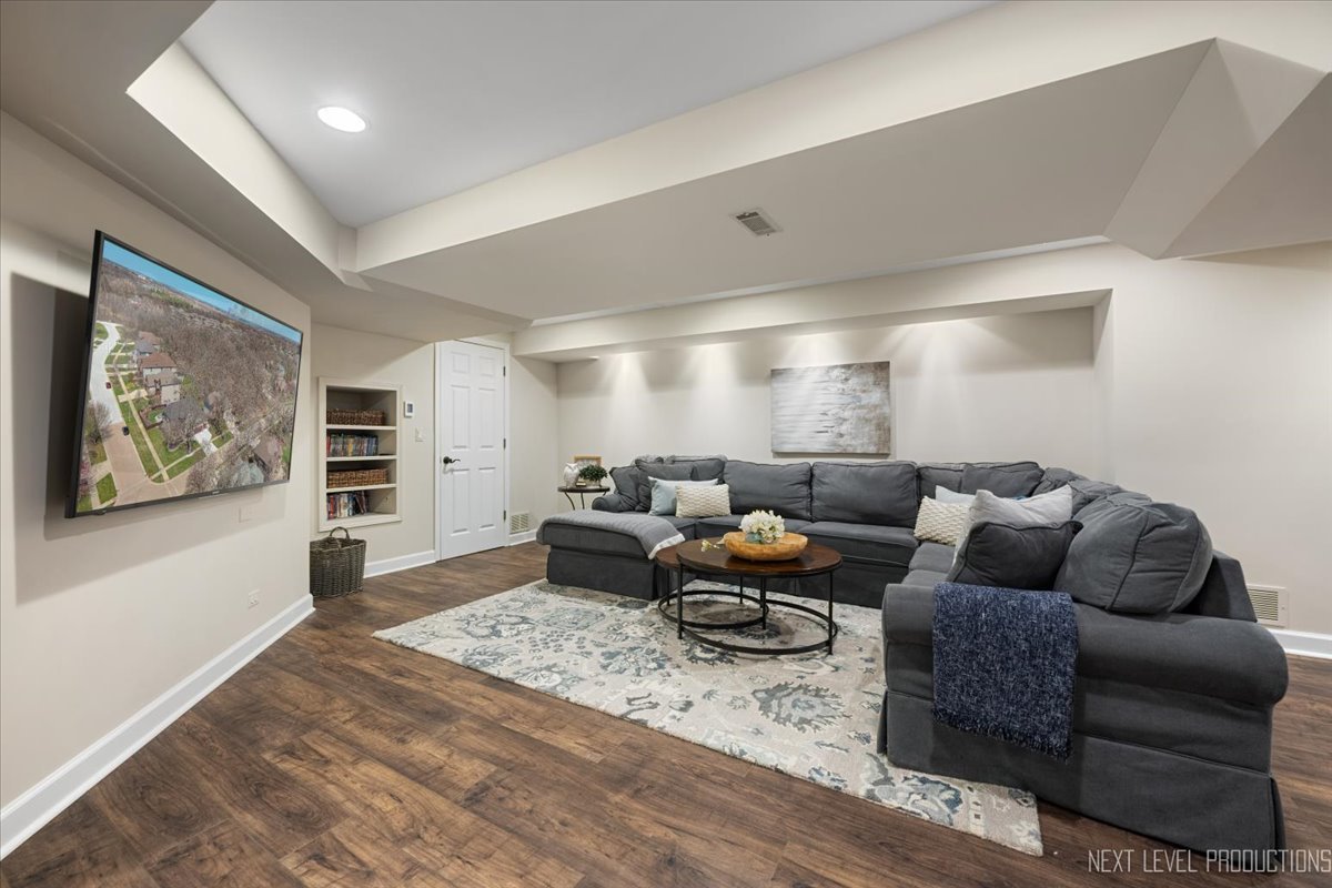 2747 Charter Oak Drive