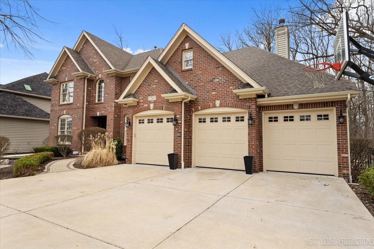 2747 Charter Oak Drive