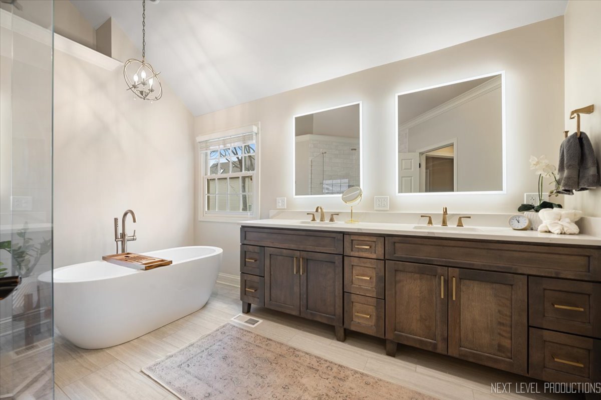 2747 Charter Oak Drive