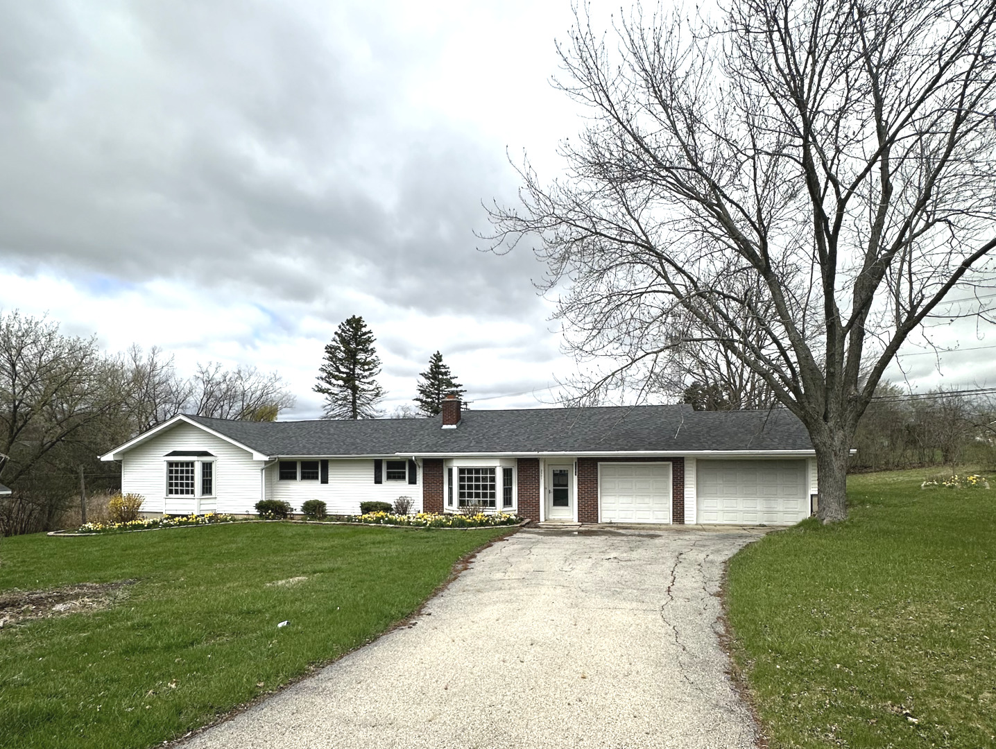 2301 Greenbriar Lane