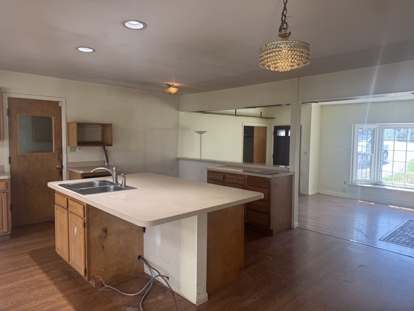 2301 Greenbriar Lane
