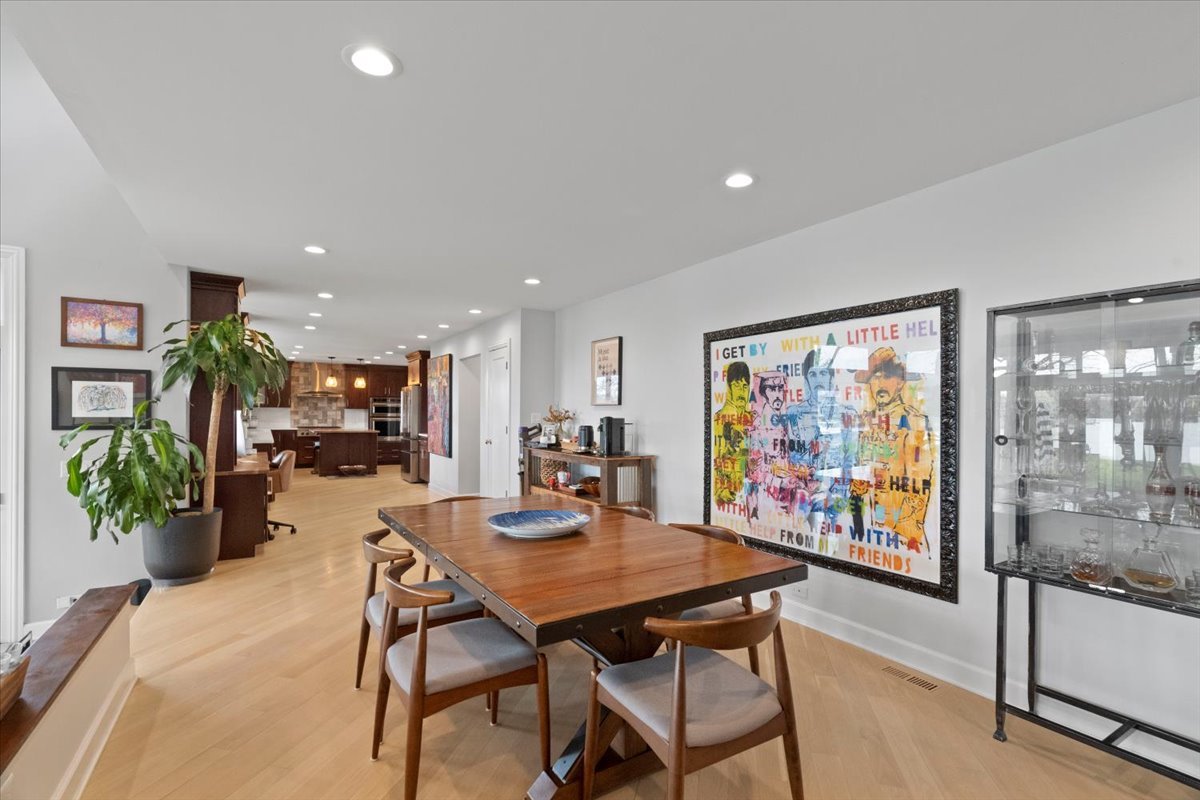 312 LAKE SHORE Drive